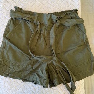 GAP Khaki Women's Cargo Shorts